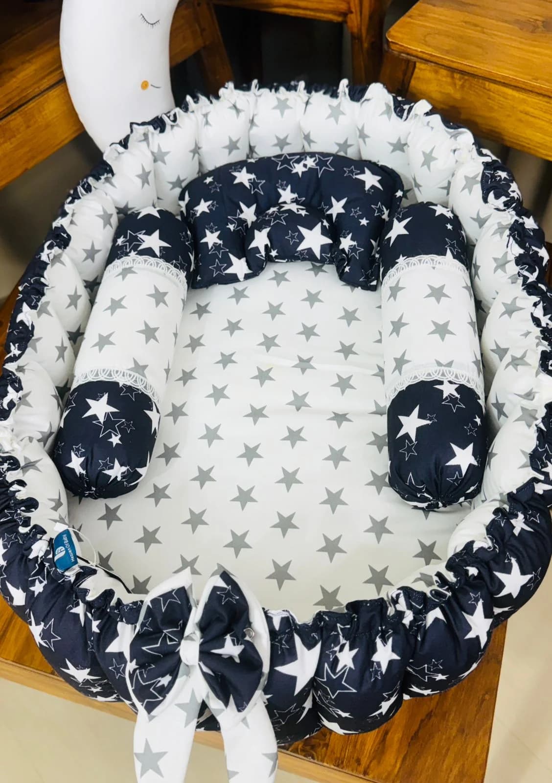 Flat Oval Baby Bed with Pillow and Net