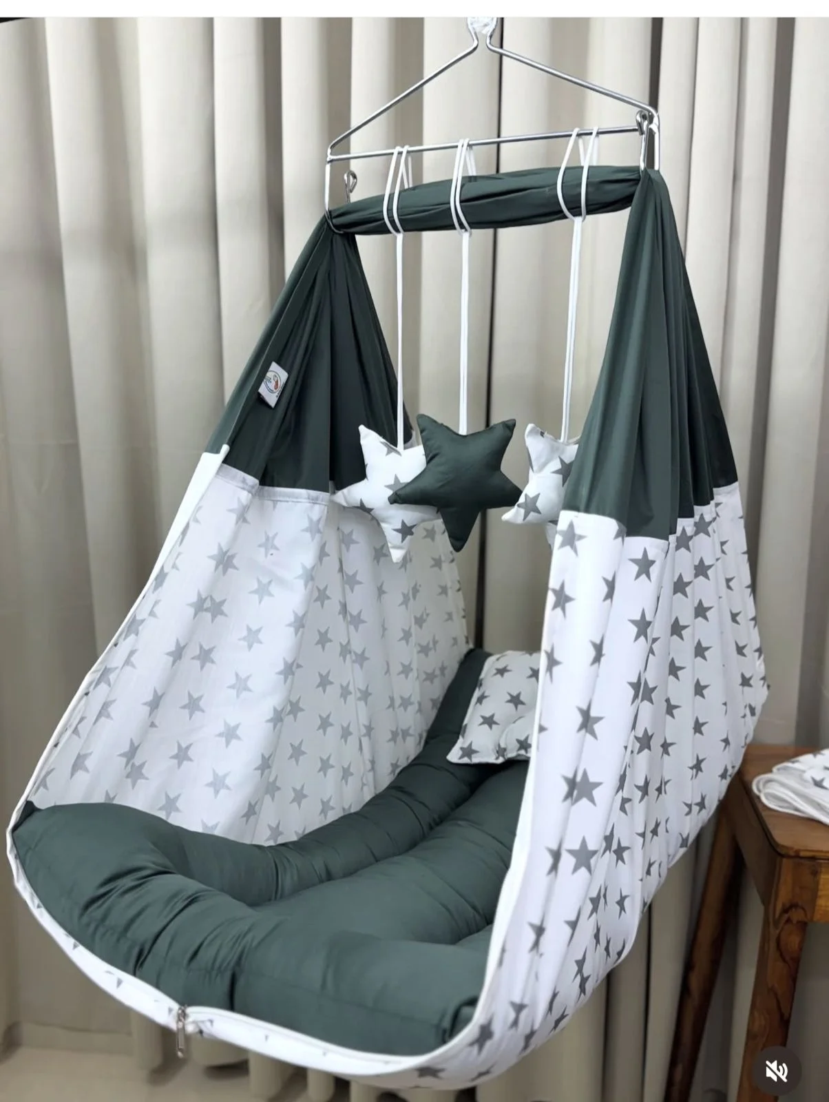 Removable Baby Cradle with Net & Star Hangings